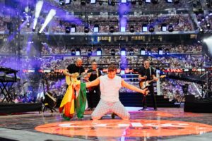 ¡DAVID BISBAL HACE HISTORIA CON UNA ESPECTACULAR ACTUACIÓN EN LA VELADA DEL AÑO 4 EN EL SANTIGAO BERNABÉU! 4