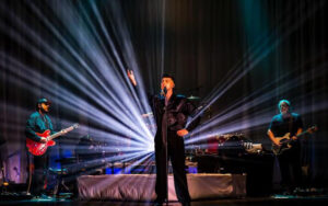 JUANJO BONA TRAZA EL CAMINO HACIA EL FUTURO DE NUESTRO POP EN UNIVERSAL MUSIC FESTIVAL 3