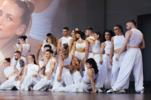 HACE HISTORIA CON UN SOLD OUT EN EL  ESTADIO OLÍMPICO DE BARCELONA  Y SE CONSOLIDA COMO ICONO GLOBAL DEL POP 3