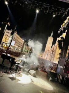 PABLO LÓPEZ  HACE HISTORIA EN LA PLAZA DEL PILAR DE ZARAGOZA ANTE  MÁS DE 100 MIL PERSONAS