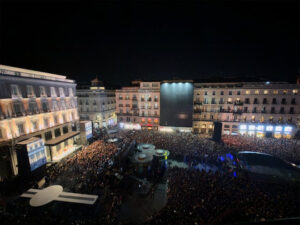 ISRAEL FERNÁNDEZ Y AMAIA PONEN RITMO A "EL ENCUENTRO" DE APPLE ANTE 15.000 PERSONAS 1