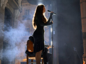 ISRAEL FERNÁNDEZ Y AMAIA PONEN RITMO A "EL ENCUENTRO" DE APPLE ANTE 15.000 PERSONAS