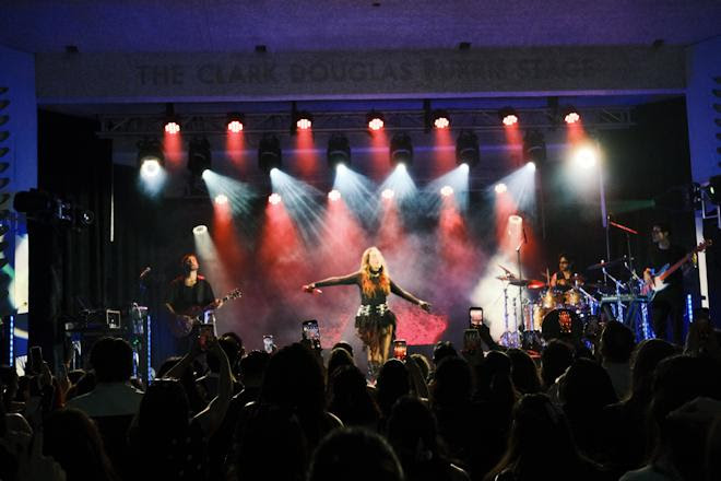 ELA TAUBERT, LA ESTRELLA DEL POP Y GANADORA DEL LATIN GRAMMY®️, CULMINA SU EXITOSA GIRA ‘PREGUNTAS A LAS 11:11 TOUR’ EN LA CIUDAD DE MIAMI MARCANDO EL FIN DE UNA ERA 4