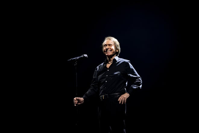 RAPHAEL ARRASA EN EL MOVISTAR ARENA DE MADRID CON UNA NOCHE APOTEÓSICA DE “RAPHAELÍSIMO” 1