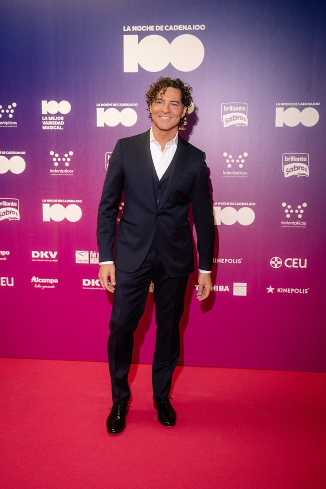 DAVID BISBAL SORPRENDE CANTANDO   'VIVIR ASÍ ES MORIR DE AMOR'